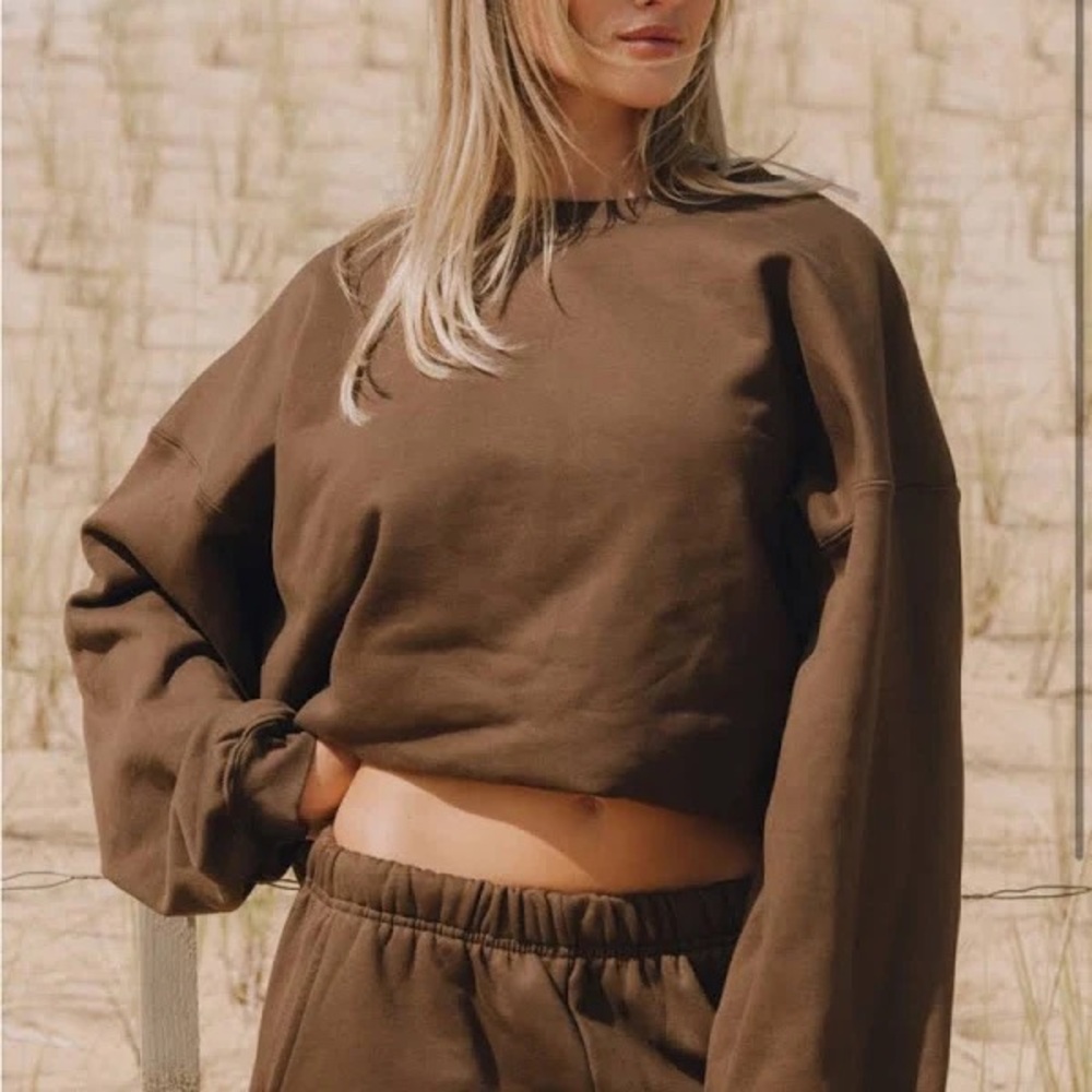Daily Drills Cocoa Cropped Crewneck Sweatshirt NWOT